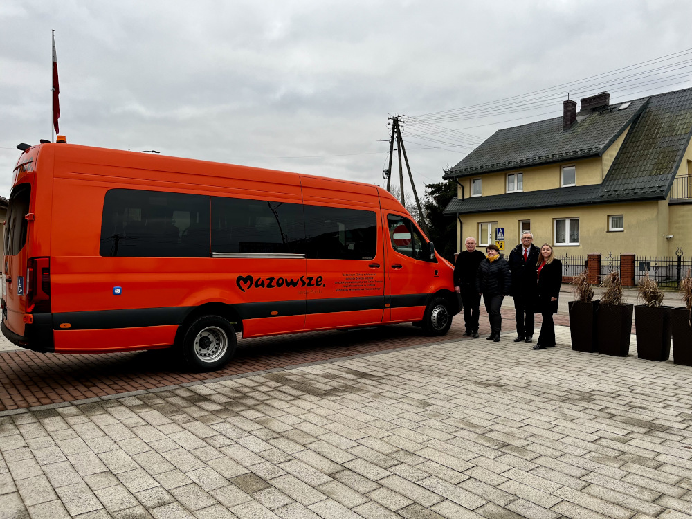 Zakup autobusu szkolnego na potrzeby dowozu uczniów do szkół prowadzonych przez Gminę Troszyn